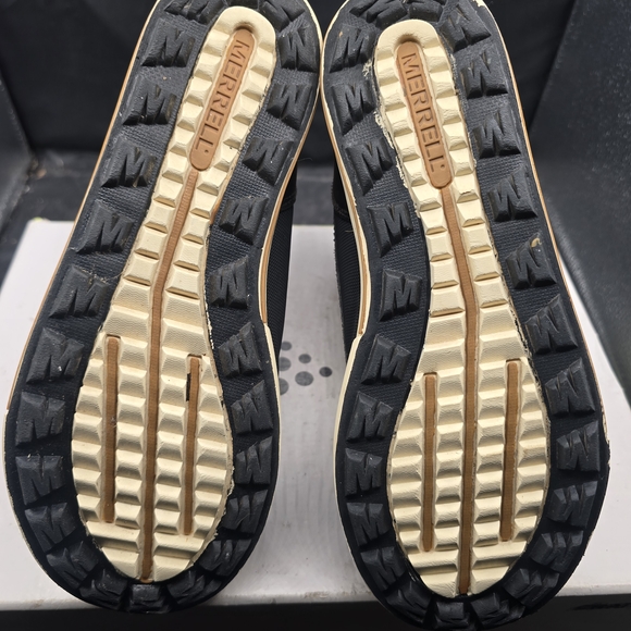 Merrell Black and Tan Winter Boots - Picture 7 of 7